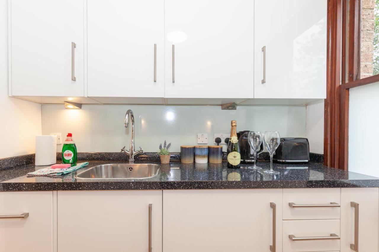 Vibrant & Bright City Centre Apartment! Оксфорд Екстер'єр фото