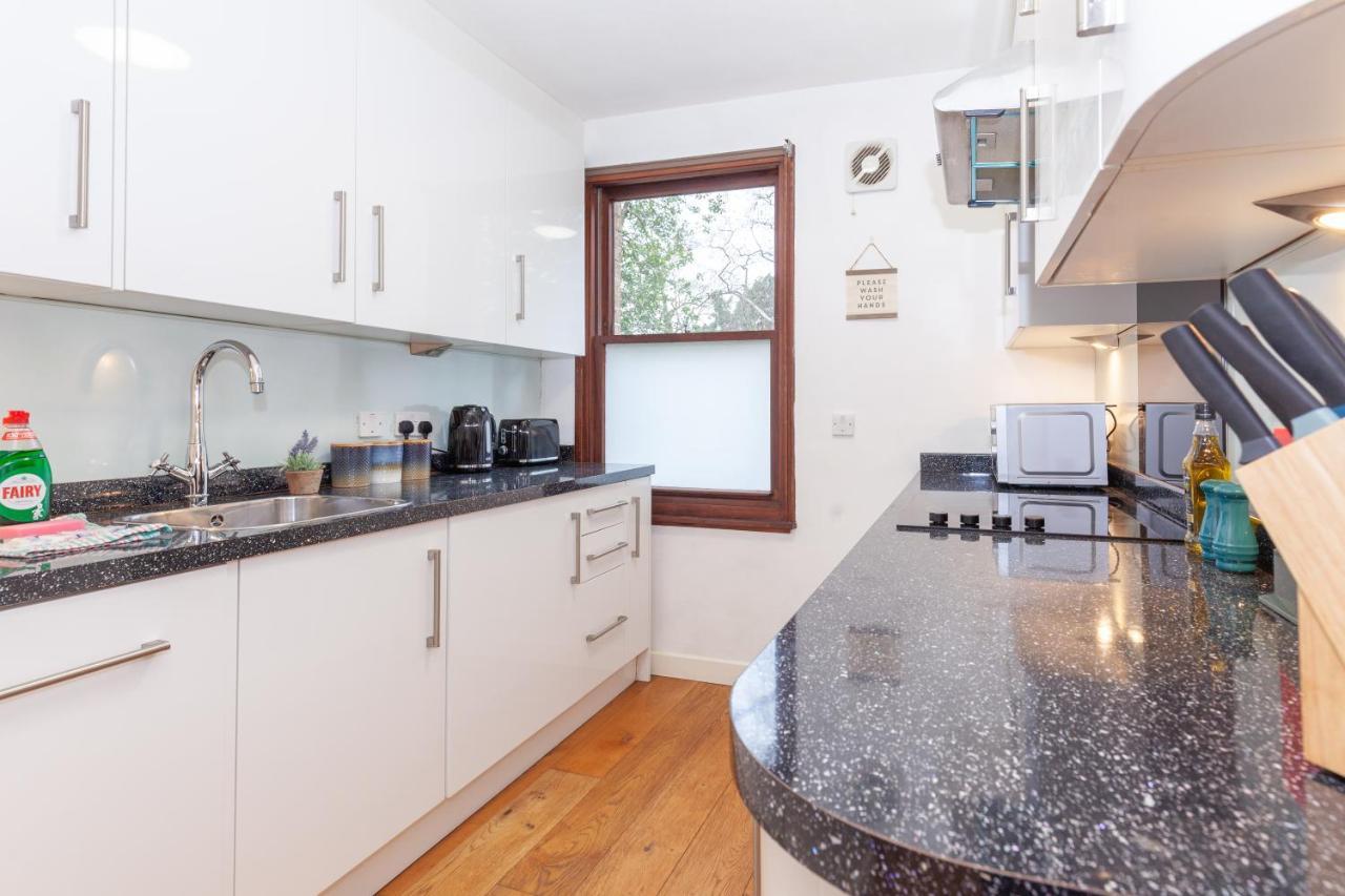 Vibrant & Bright City Centre Apartment! Оксфорд Екстер'єр фото