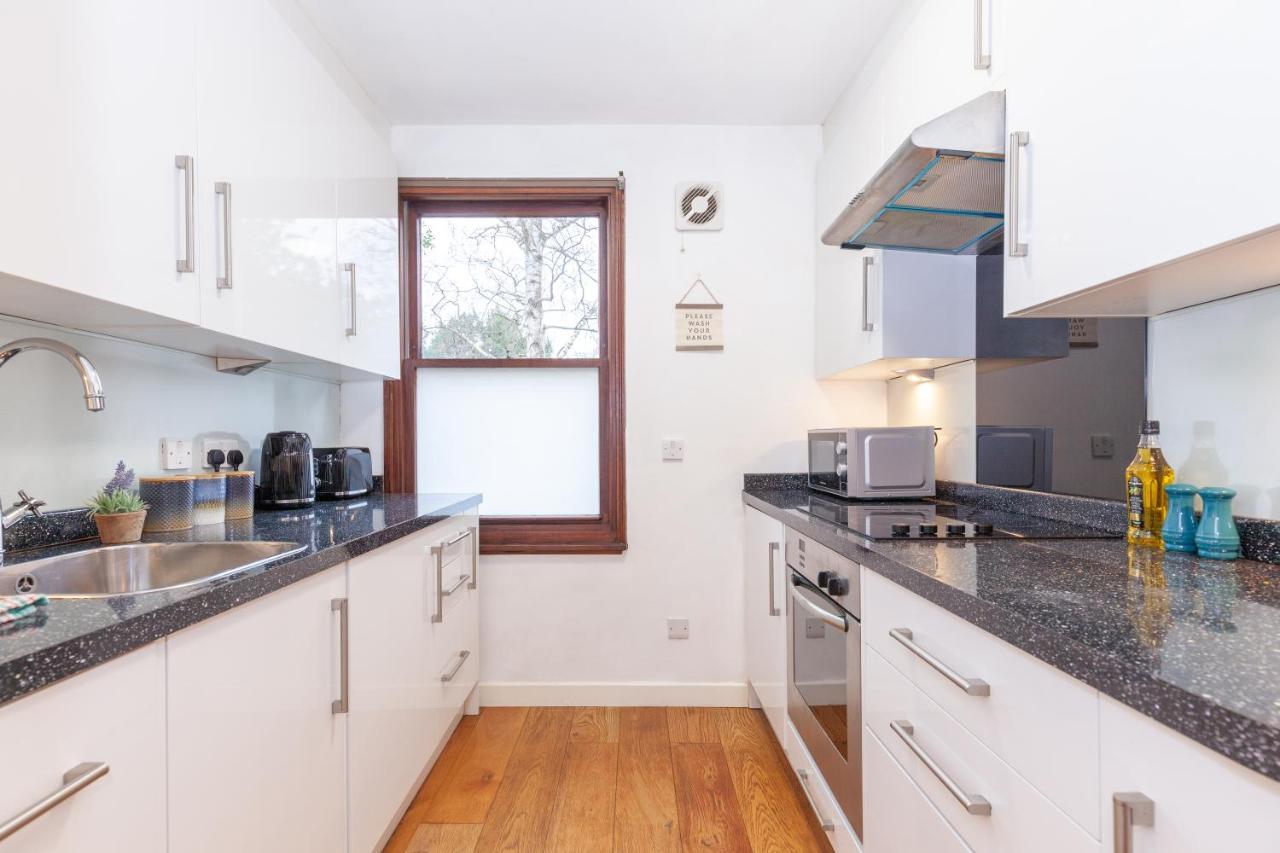 Vibrant & Bright City Centre Apartment! Оксфорд Екстер'єр фото