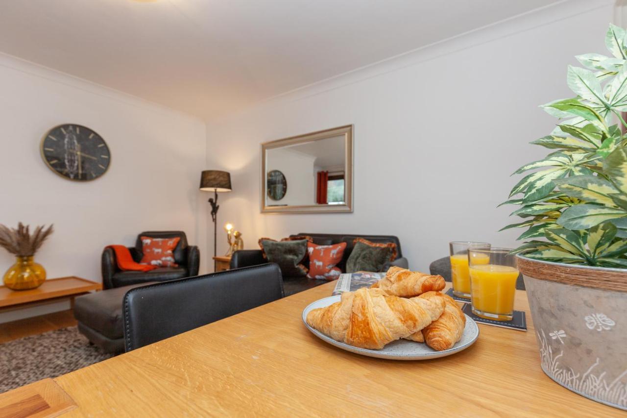 Vibrant & Bright City Centre Apartment! Оксфорд Екстер'єр фото